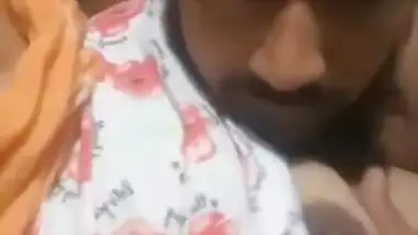 Desi bhabi sucking boob