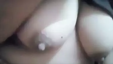 Desi woman thinks her sexy XXX watermelons deserve to be filmed