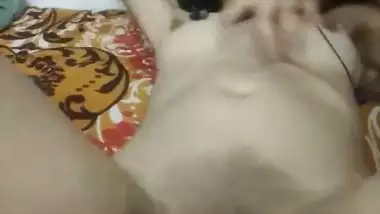 Young couple records his desi sex MMS in the 69 position