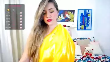 Beauty in Saree Pressing her boobs