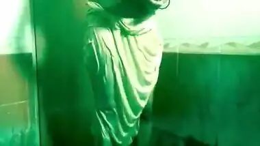 Married guy can jerk off watching porn video where Indian takes a shower