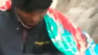 Hot desi girl caught sucking bf cock in park