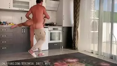 Cooking ended with fucking a hungry blonde in the kitchen