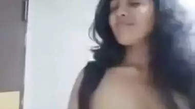 Cute Indian nude girl solo video