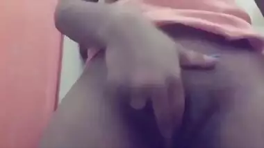 Fingers with blue manicure help Indian wench explore porn cavity