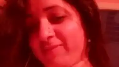 Bhabhi Record Selfie Clip After bath