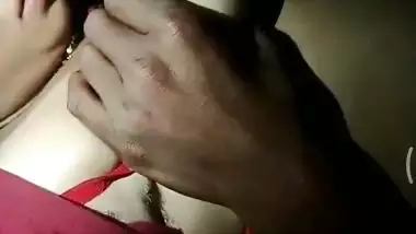 Masseuse chews the juicy boobs of Bhabhi in Desi porn