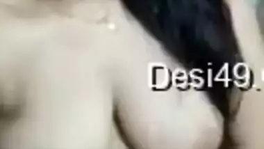 Self-isolated Indian girl has no choice but to play with pussy