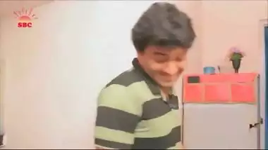 Mallu bbw aunty romances hubby’s friend in kitchen