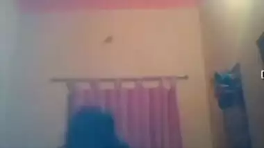 Nice Desi girl prepares for a date hoping to enjoy sex tonight