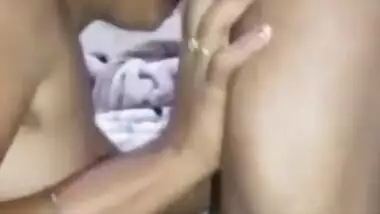 Desi Bhabi Giving Rough Blowjob