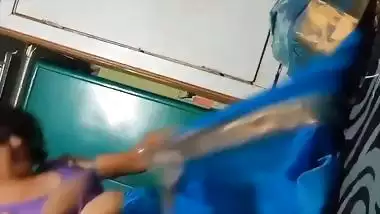 Hot mom dress change boobs show viral topless clip