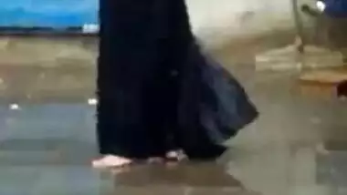 Desi Punjabi Bhabhi rain bathroom MMS sex movie scene