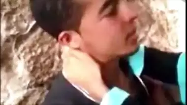 Skinny Indian gal caught riding lover's dick outdoor in Desi mms clip