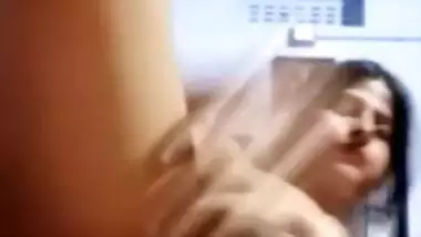 Sexy Bengali beauty rubbing her pussy video