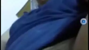 Desi Bhabi Masturbating on Video Call