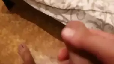 Жена страстно стонет от секса с двумя любовниками при муже