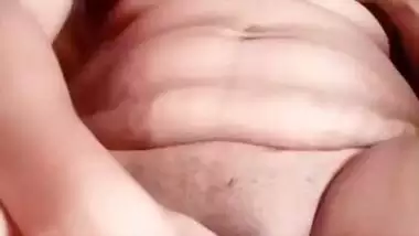 Beautiful eyes sexy maal nude fingering with a smile