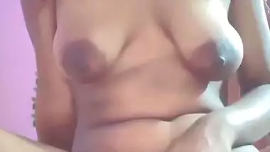 Bangladeshi girl sitting naked and fingering viral clip