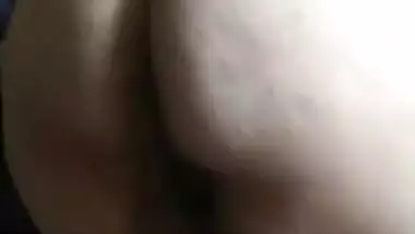 Big ass Aunty Shaking ass