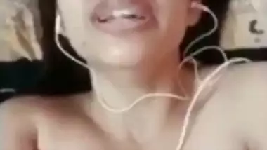Desi porn of a naked Chennai girl masturbating on a video call