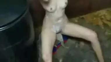 It is normal for the skinny Desi to film herself during bathing