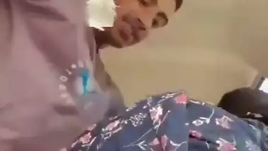 Girl seduces her lover in car and enjoys desi outdoor sex