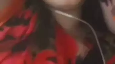 Gorgeous girlfriend white boobs showing to boyfriend