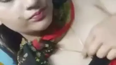 Bangladeshi call girl Mitu showing her tits