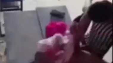 College hottie fucked by her school teacher to give her a better grade, Desi mms scandal