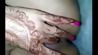 Horny Desi Girl Masturbates on Married day with her Mehendi Finger